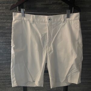Men’s Ian James Poulter (IJP) white Golf Shorts in Size 32
